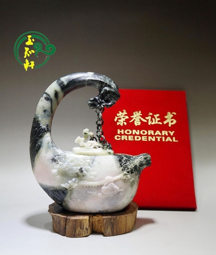 独山玉作品《独辟蹊径》